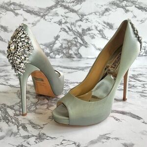 Badgley Mischka Kiara Heels Mint Green Crystal Satin Platform Pumps 7 Stilettos